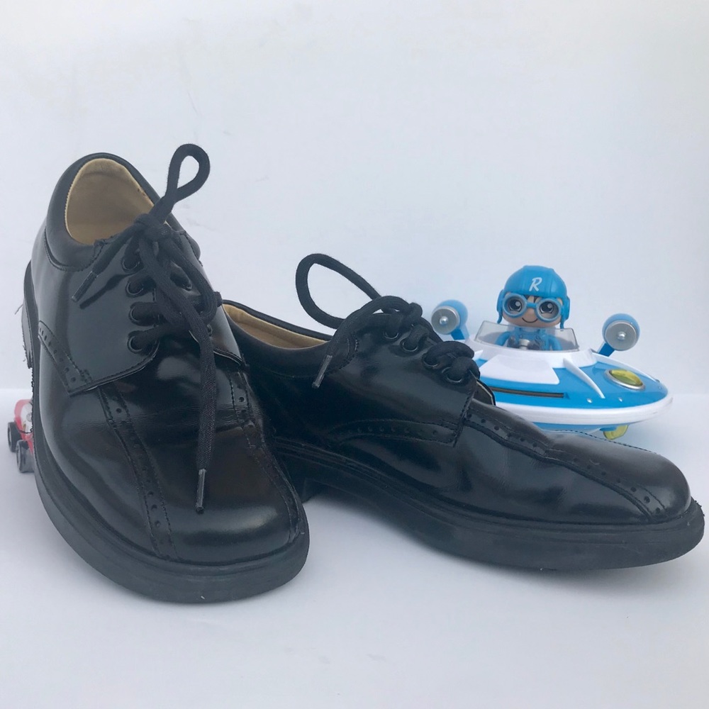 ANDANINES
Black Patent Patterned Shoe